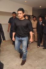 Aamir Khan at Rotaract Club of HR College personality contest in Y B Chauhan on 26th Nov 2011 (120).JPG